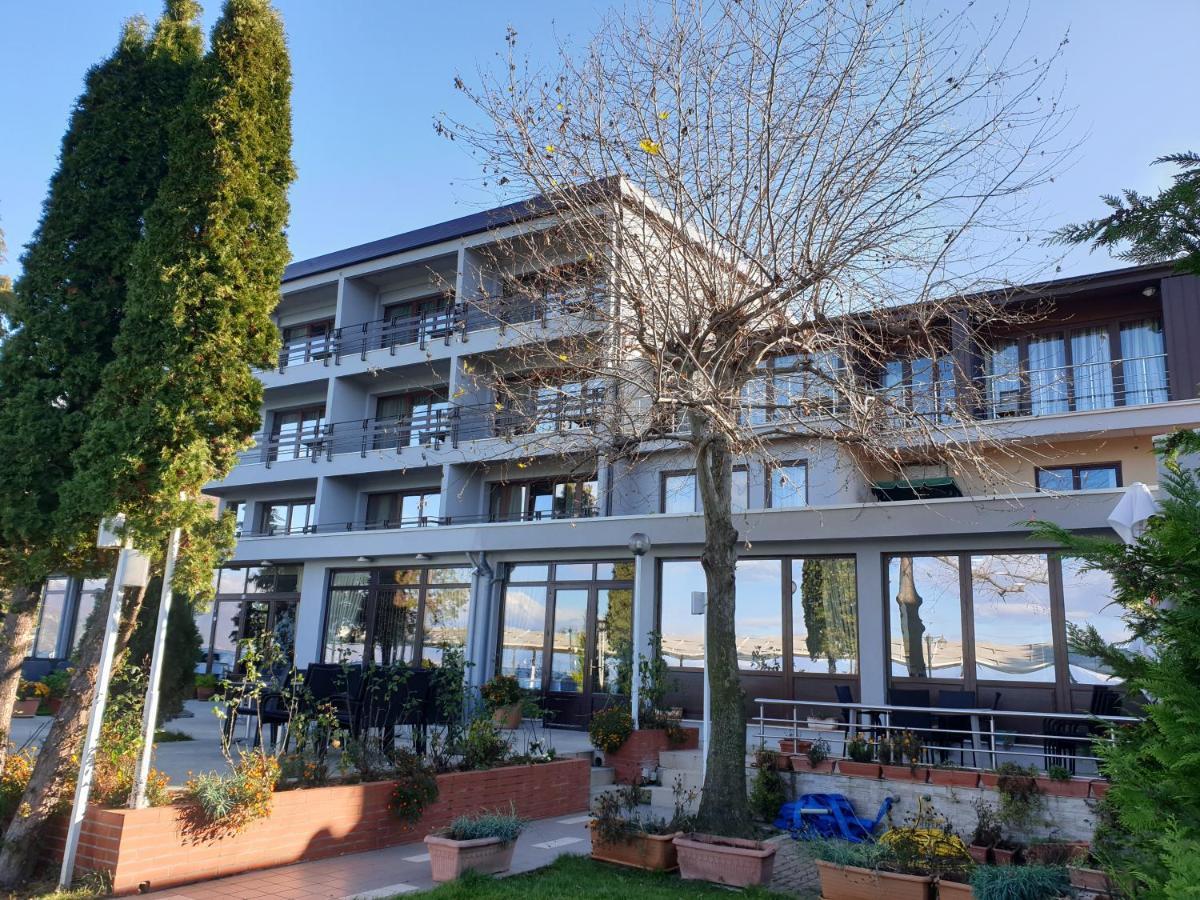 Hotel Millennium Pogradec Exterior foto